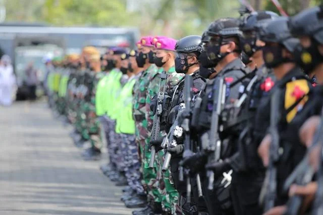 Bagaimana Perbedaan Peran TNI dan Polri menurut Tap MPR Nomor