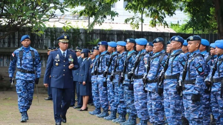 Seragam Tamtama TNI AU